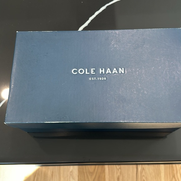 Cole Haan Navy Blue knit wingtip in good condition. - Picture 9 of 9